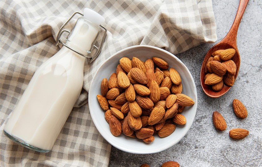 Sữa hạnh nhân hỗ trợ sức khỏe xương