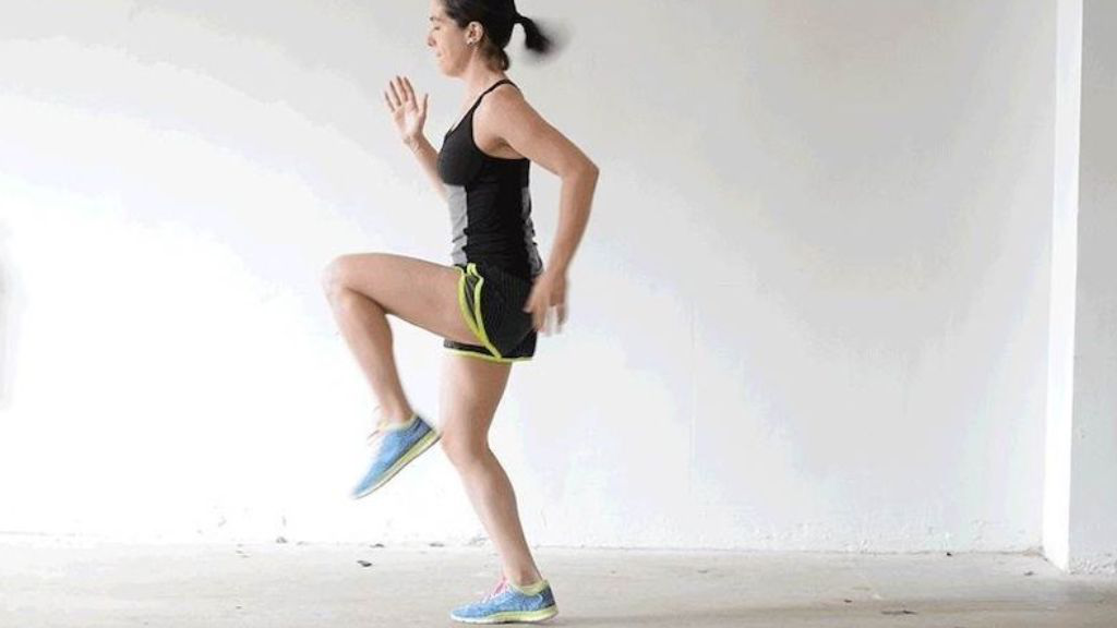 Chạy Tại Chỗ Nâng Cao Đùi